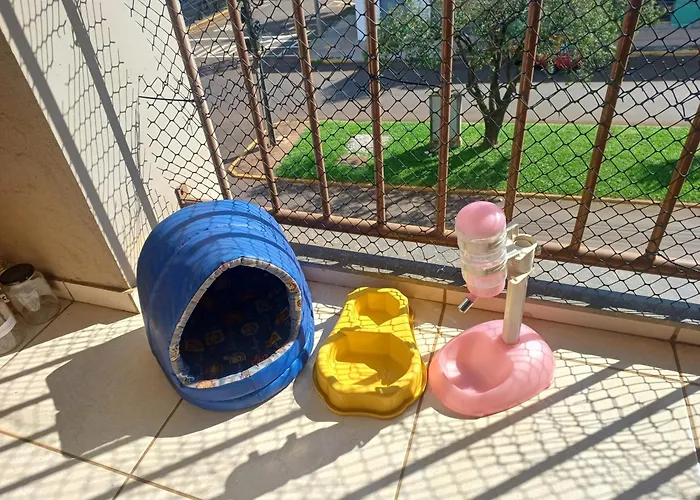 Apto De 2 Quartos Com 2 Ar, Garagem, No Centro Sul