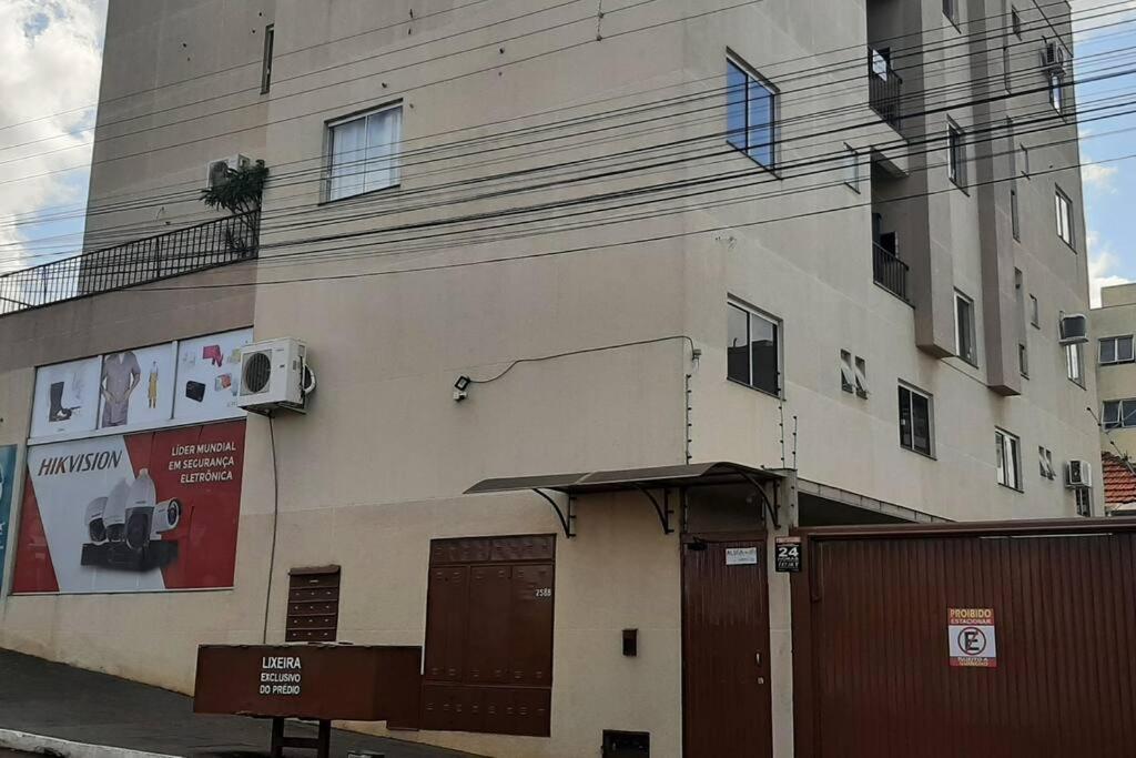 Apartment Apto De 2 Quartos Com 2 Ar, Garagem, No Centro Sul *